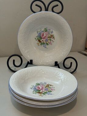 Vintage Set 4 VICTORIAN ROSE Tabletops  Soup Salad Plates Floral 8”
